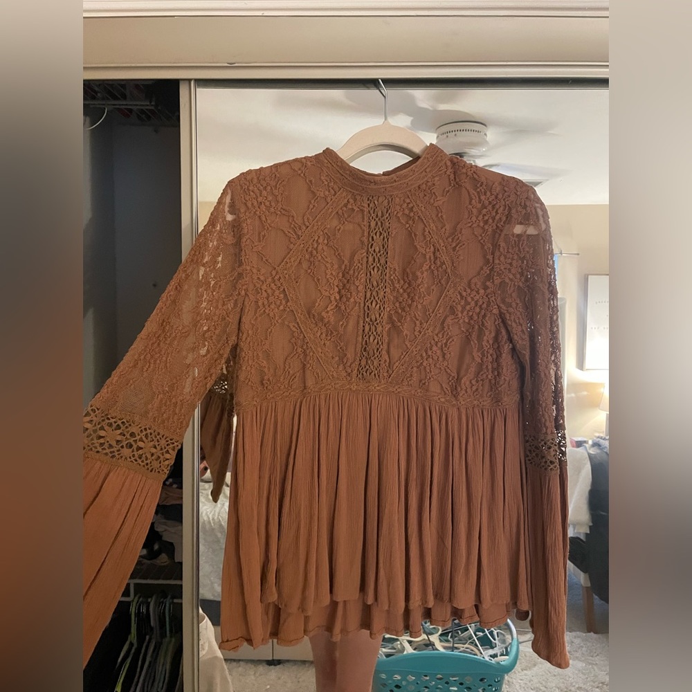 American Eagle Lace Top
